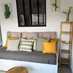 Deux Pieces Climatise Avec Balcon Vieil דירה אנטיב