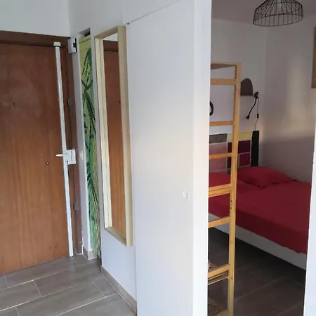 Daire Deux Pieces Climatise Avec Balcon Vieil