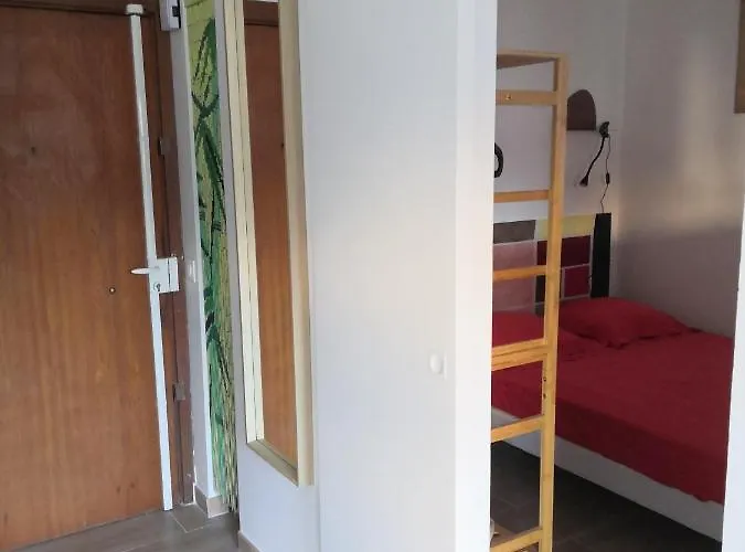 Daire Deux Pieces Climatise Avec Balcon Vieil