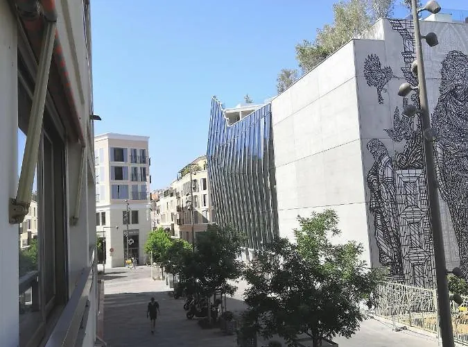 Deux Pièces Climatisé Avec Balcon Vieil Apartamento Antibes