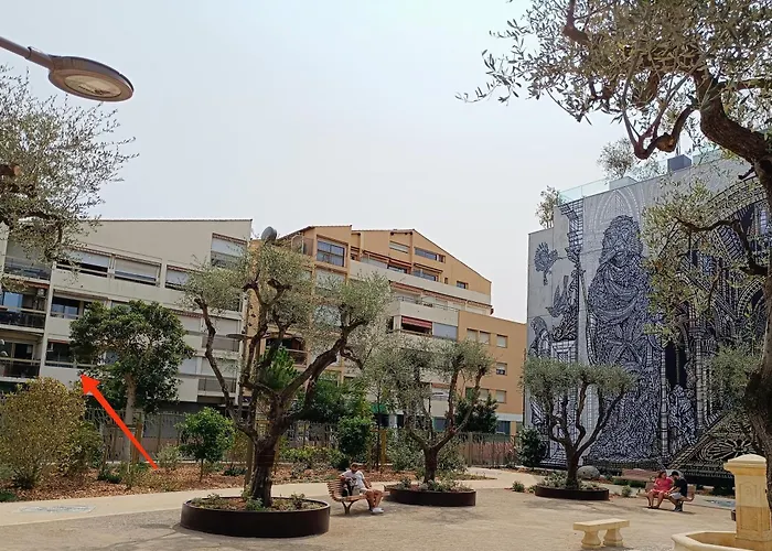 Deux Pièces Climatisé Avec Balcon Vieil Apartamento Antibes